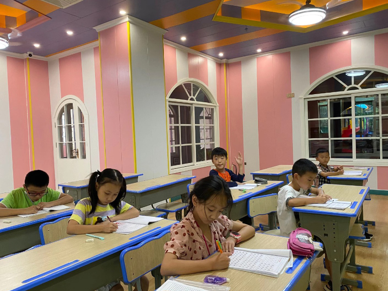 幼兒園孩子練習(xí)作業(yè)-樂童國際幼兒園 幼兒園孩子練習(xí)作業(yè)-樂童國際幼兒園