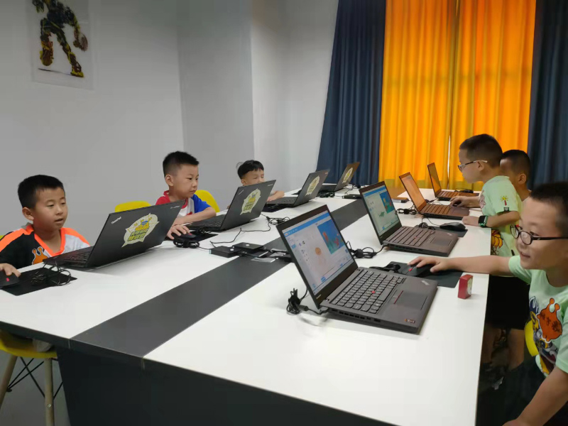 郴州麥咭編程特訓營師生風采